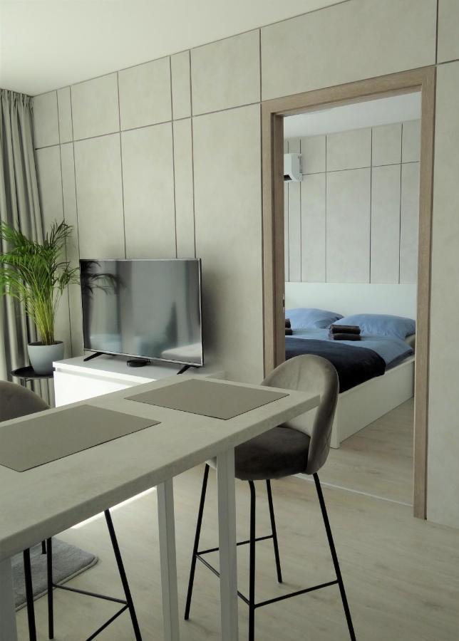 Top Urban Apartment - Free Parking, Green Energy, Modern Style Bratysława Zewnętrze zdjęcie