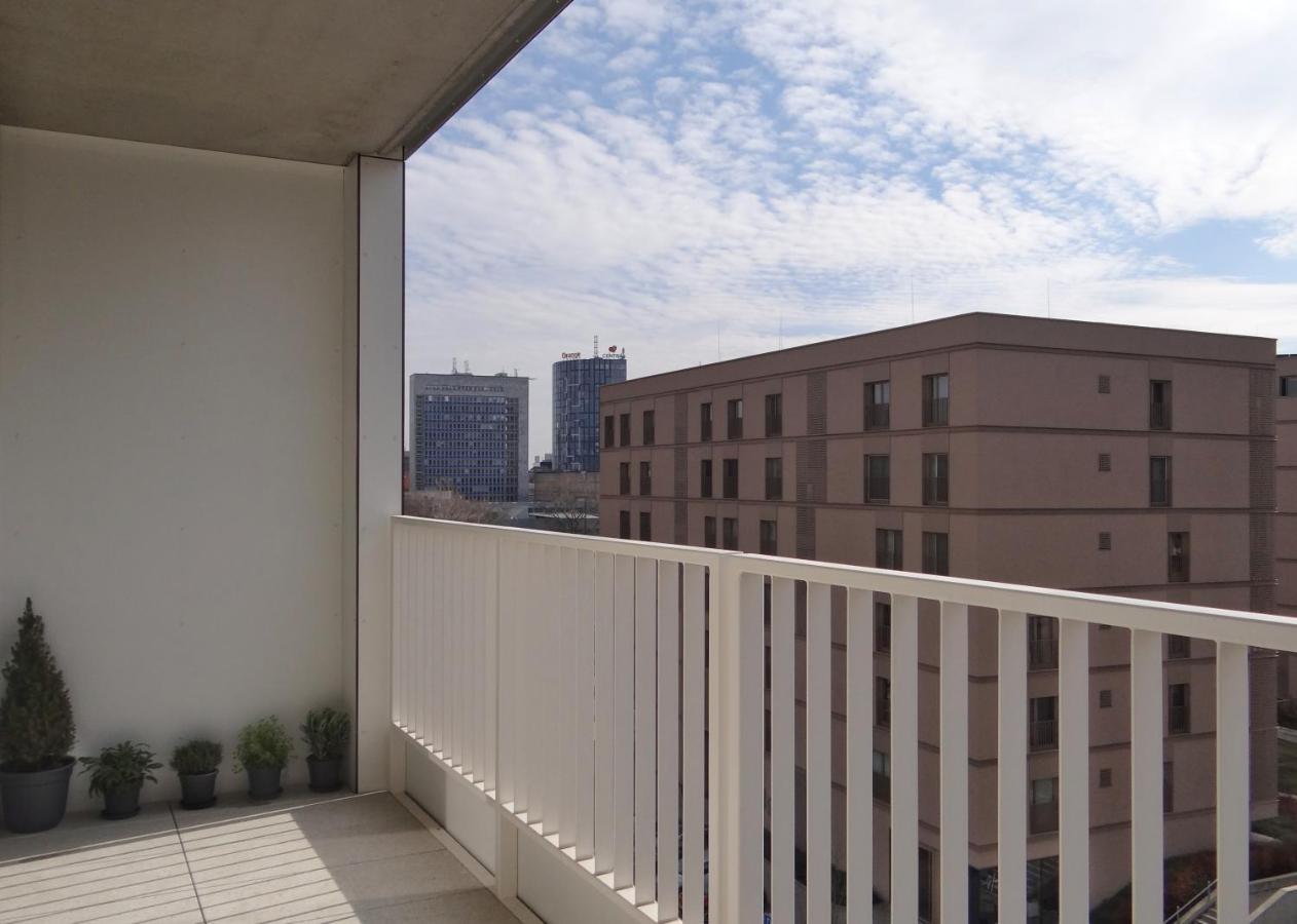 Top Urban Apartment - Free Parking, Green Energy, Modern Style Bratysława Zewnętrze zdjęcie