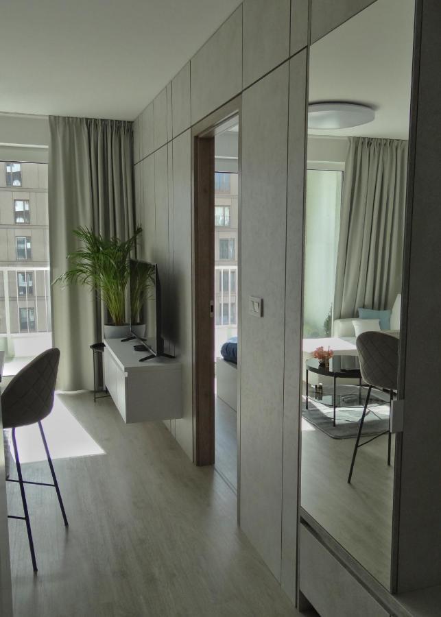 Top Urban Apartment - Free Parking, Green Energy, Modern Style Bratysława Zewnętrze zdjęcie